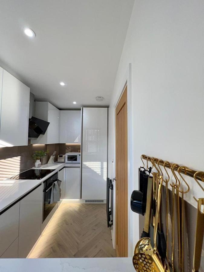 Charming 3-Bed House With 1 Parking Space Canterbury Dış mekan fotoğraf
