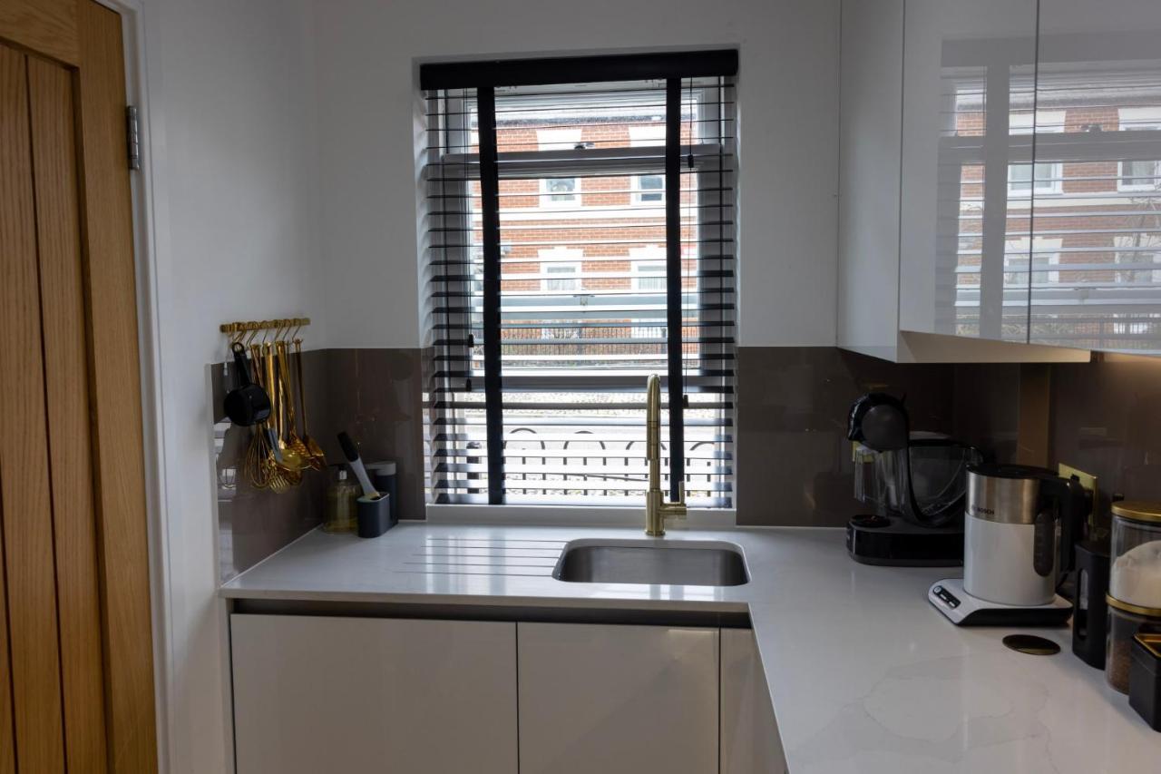 Charming 3-Bed House With 1 Parking Space Canterbury Dış mekan fotoğraf