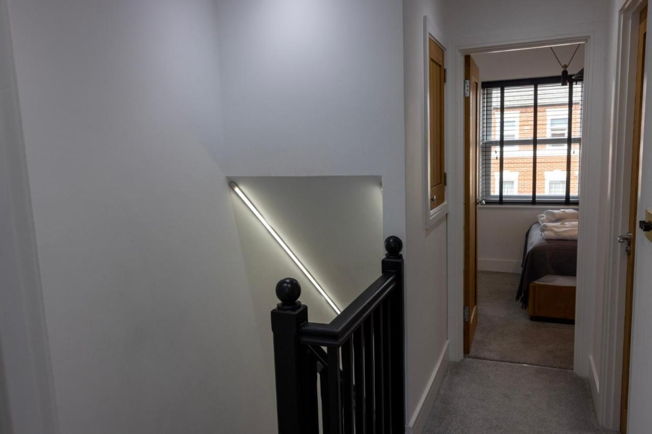 Charming 3-Bed House With 1 Parking Space Canterbury Dış mekan fotoğraf